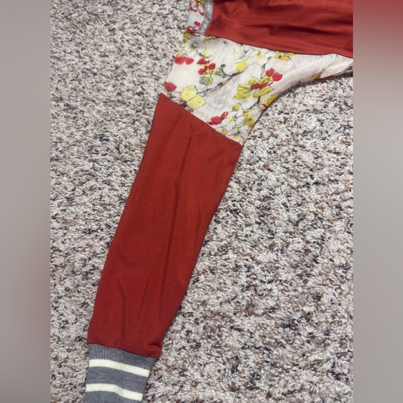 Floral Sleeve Rust Top -XS - Picture 4 of 6